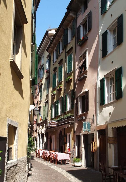 Albergo La Montanara Riva del Garda Exteriör bild