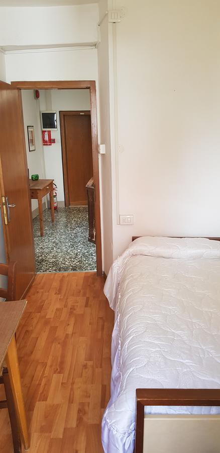 Albergo La Montanara Riva del Garda Exteriör bild